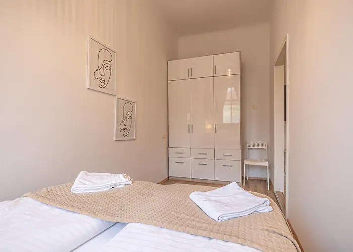 Апартаменти Cozy 1br & Living Near Wiener Stadthalle
