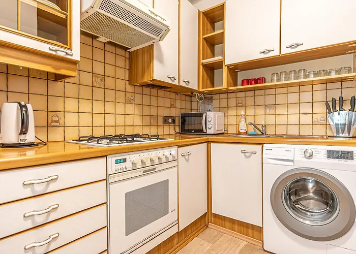 Cozy 1br & Living Near Wiener Stadthalle Апартаменти *